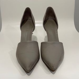 Vince pumps